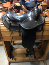 Load image into Gallery viewer, Used 15&#39;&#39; Antique Saddle - FG Pro Shop Inc.
