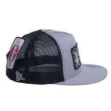 Load image into Gallery viewer, Great White Cap - Silver &amp; Black
