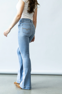 Jennifer Light Wash Jeans