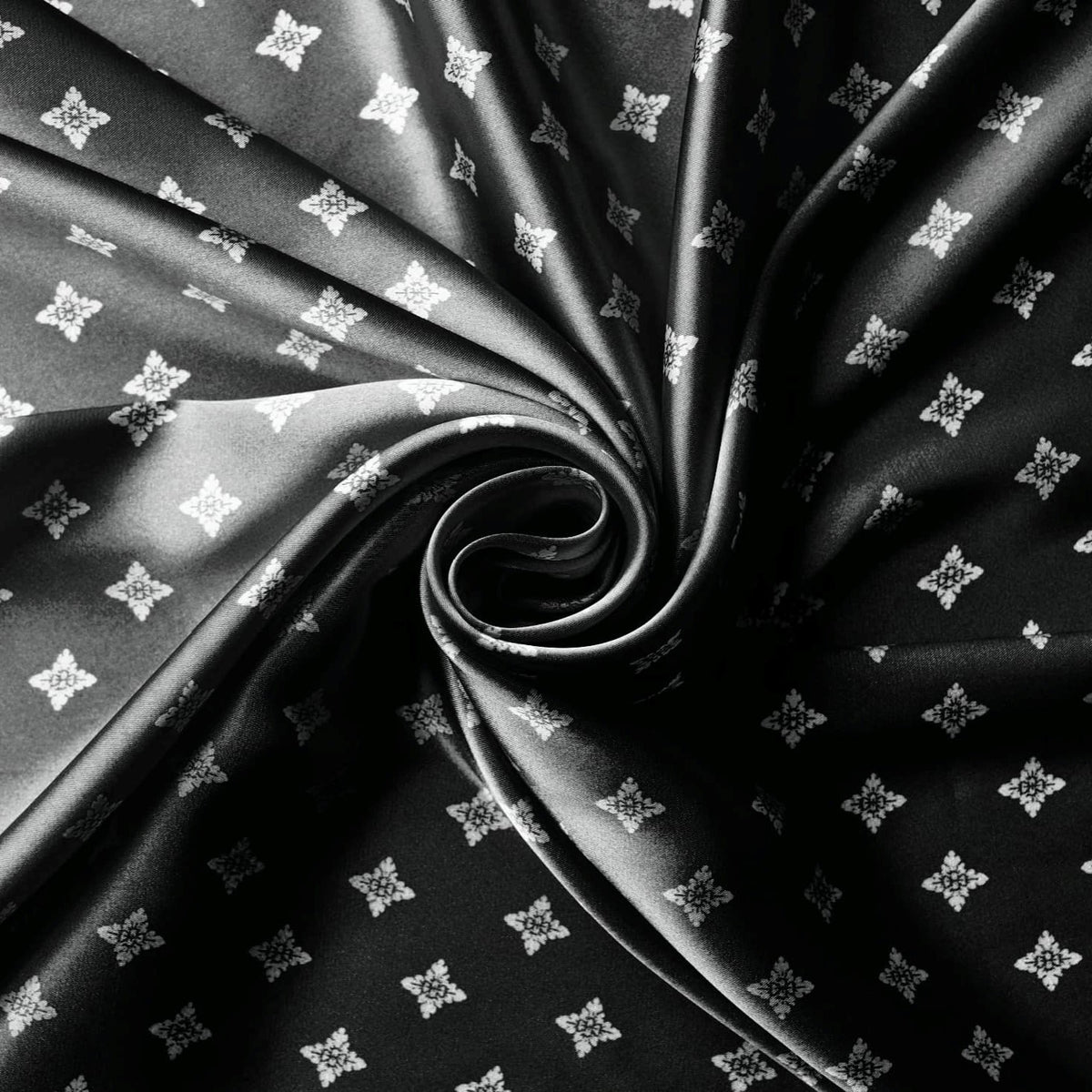Deluxe Wild Rag - Black Geo