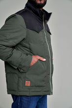 Load image into Gallery viewer, Colt Jacket - Black &amp; Army Green
